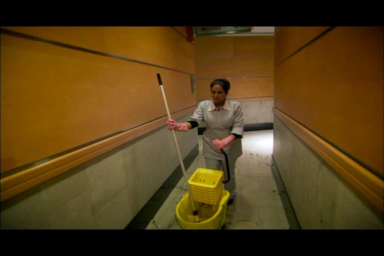 Кадр из фильма про уборщицу «Частное место»