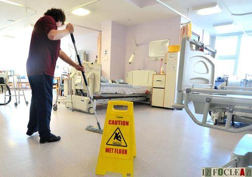 В росте уровня внутрибольничных инфекций в британских лечебницах обвиняют аутсорсинговые компании